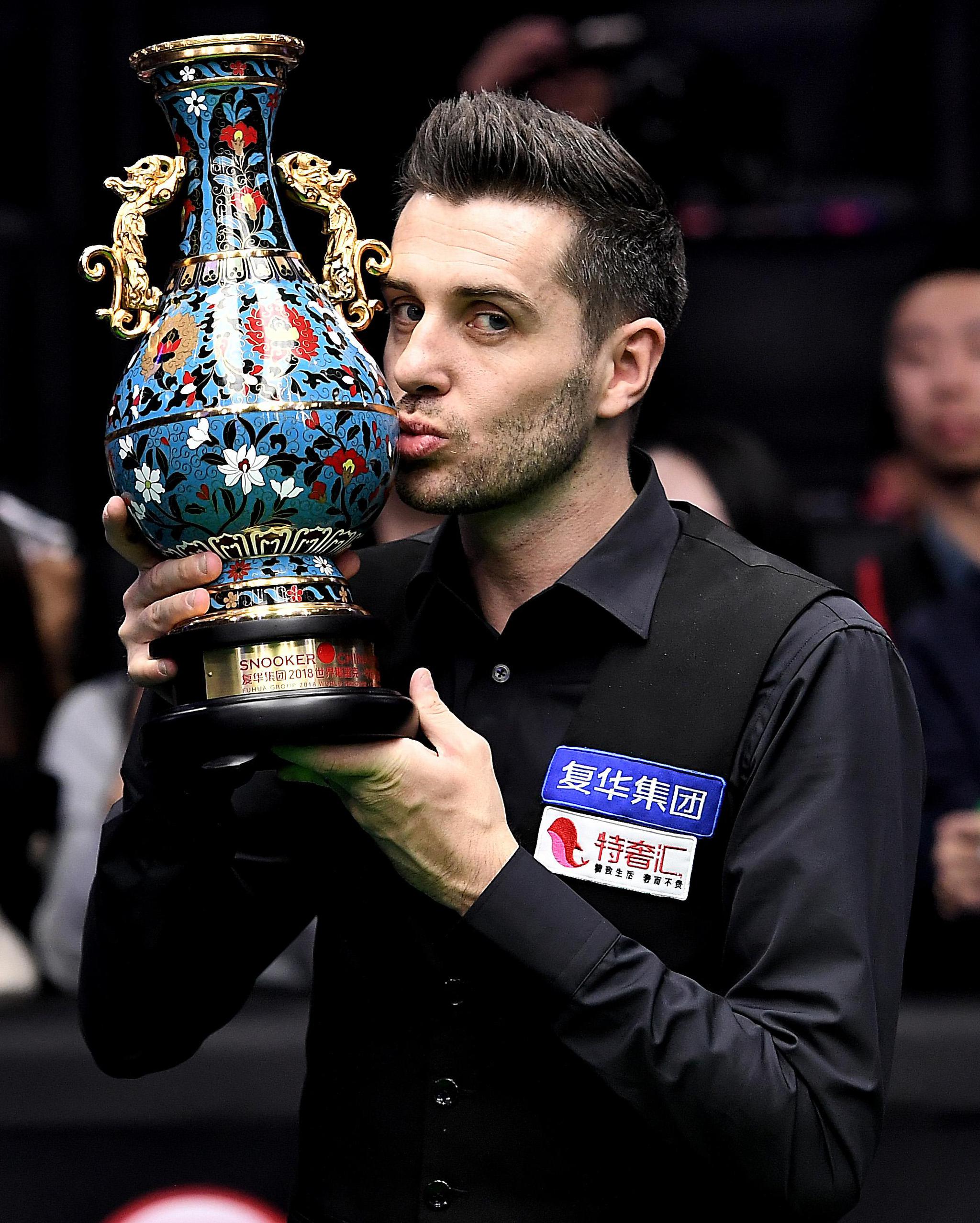 他冷静地将 他冷静地将